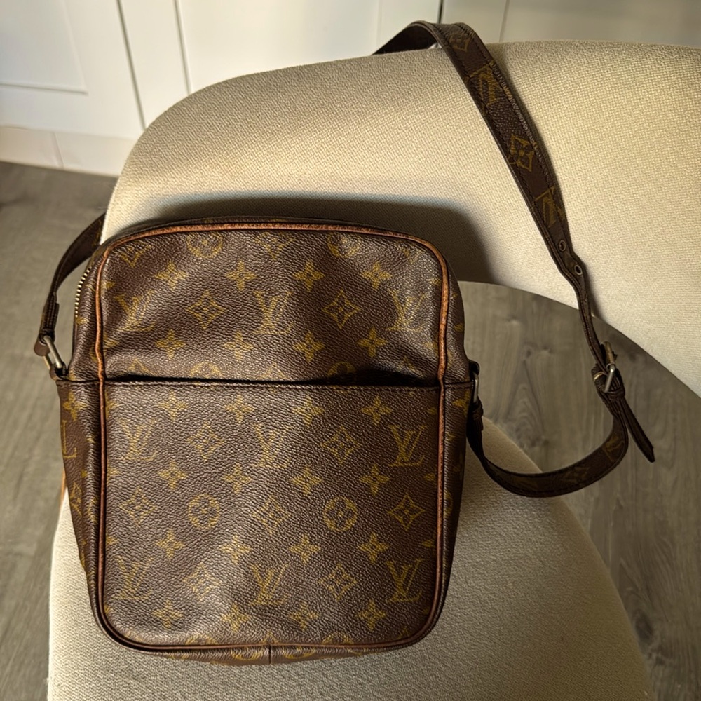 🌺🌺 LV TROCADERO. Classic. SO NICE‼️No peeling.